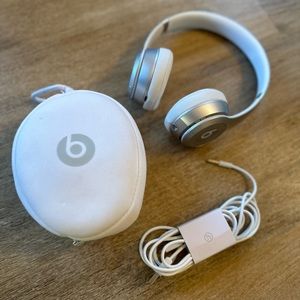 Dre Beats Solo 2 B0534 Wireless Headphones